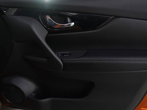 Used 2022 Nissan Rogue Sport SL w/ Premium Package image 9