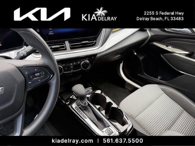 Used 2024 Chevrolet Trax LT FWD image 24