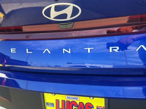Used 2025 Hyundai Elantra SE FWD image 42
