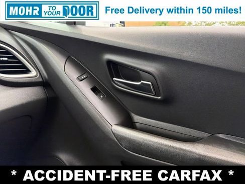 Used 2022 Chevrolet Trax LT AWD/4WD image 27