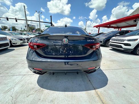 Used 2019 Alfa Romeo Giulia Ti Sport w/ Quick Order Package 22S Sport AWD/4WD image 4