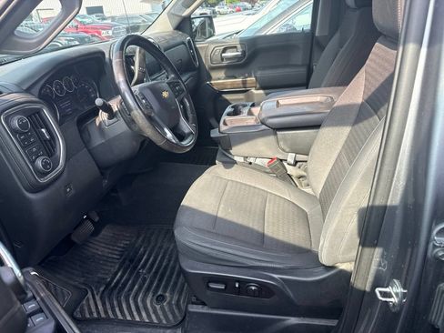 Used 2020 Chevrolet Silverado 1500 LT w/ Convenience Package AWD/4WD image 5