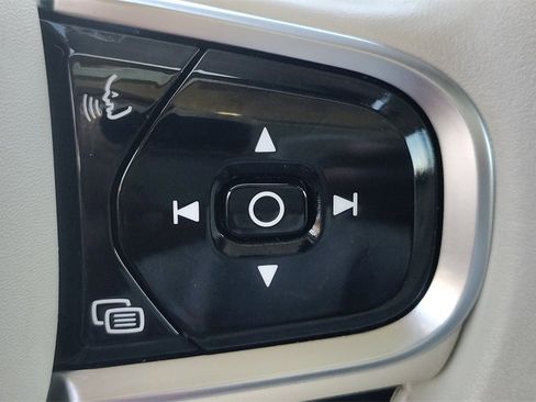 Used 2023 Volvo XC90 B6 Plus w/ Protection Package Premier image 15