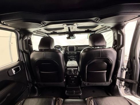 Used 2021 Jeep Wrangler Unlimited Sahara AWD/4WD image 35