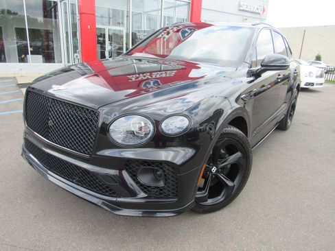 Used 2022 Bentley Bentayga AWD/4WD image 2