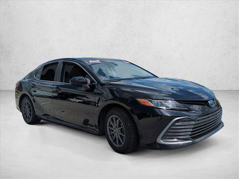 Used 2023 Toyota Camry LE FWD image 3