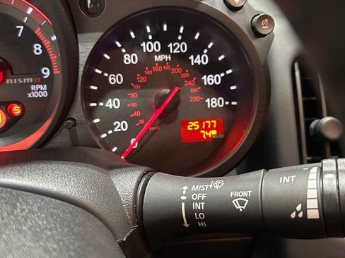 Used 2017 Nissan 370Z NISMO RWD image 18