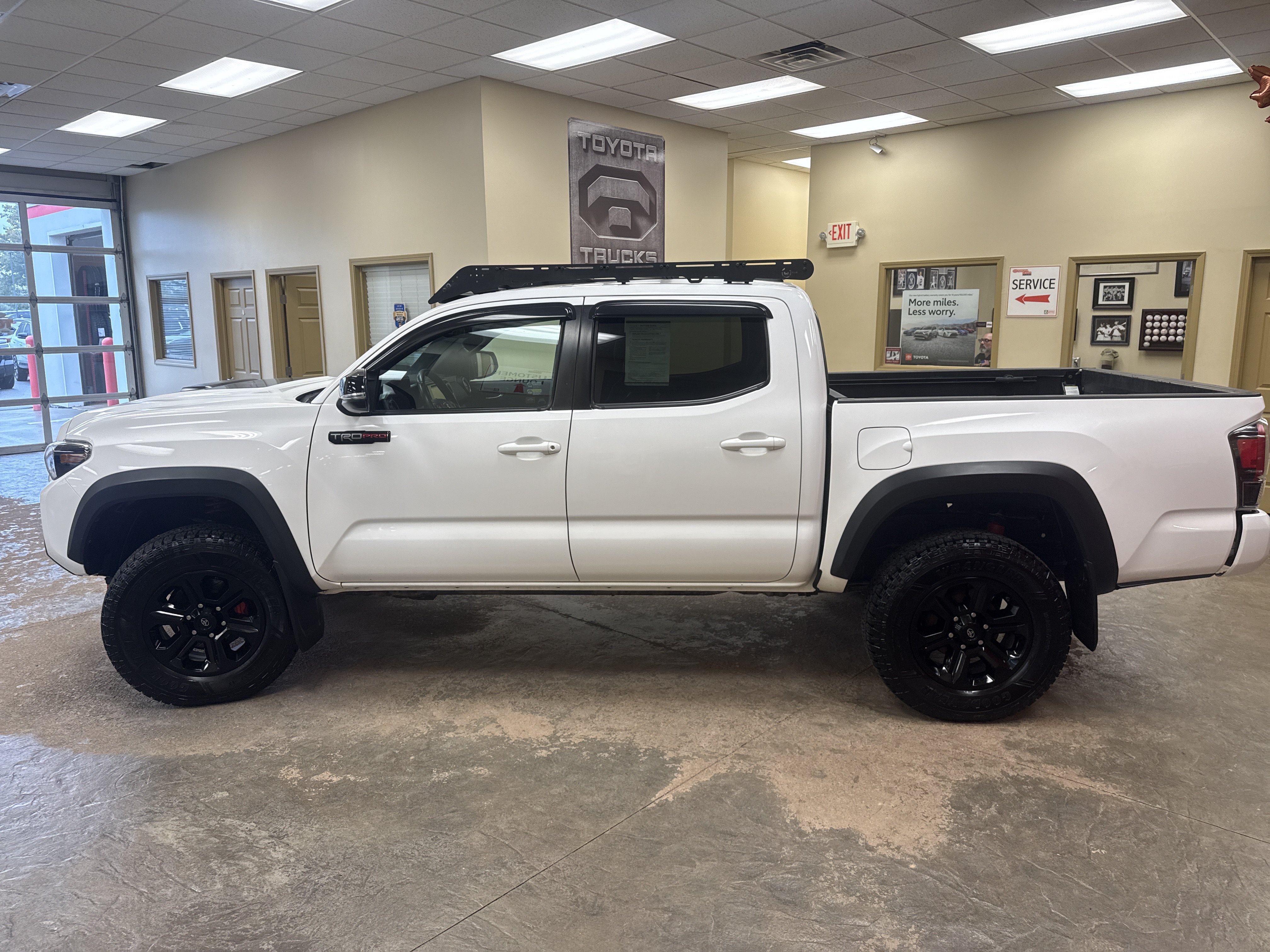 Used 2019 Toyota Tacoma TRD Pro AWD/4WD image 4
