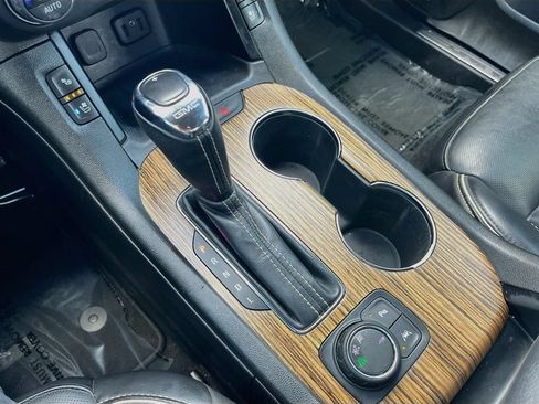 Used 2019 GMC Acadia Denali w/ Technology Package FWD image 17