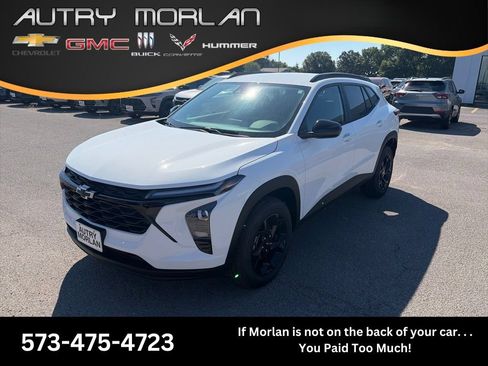 New 2026 Chevrolet Trax LT w/ Midnight Edition FWD image 1