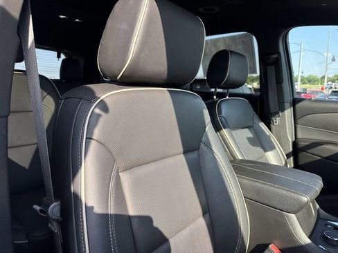 Used 2022 Chevrolet Traverse Premier w/ Redline Edition FWD image 30