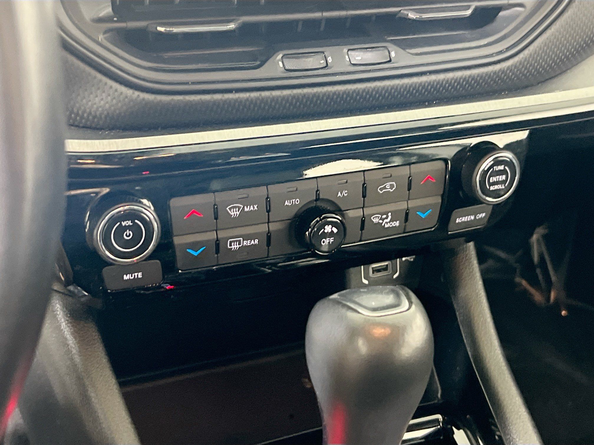 Used 2022 Jeep Compass Trailhawk w/ Sun and Sound Group AWD/4WD image 14