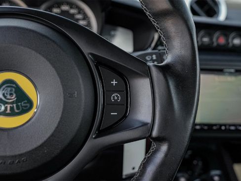 Used 2021 Lotus Evora image 24