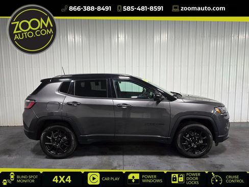 Used 2022 Jeep Compass Latitude AWD/4WD image 1