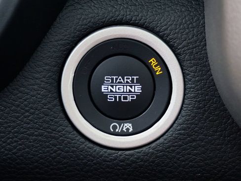 Used 2022 RAM 1500 Laramie AWD/4WD image 29