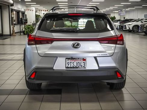 Certified 2025 Lexus UX 300h FWD w/ Accessory Package (Z2) image 7
