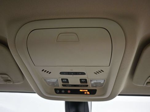 Used 2021 GMC Acadia Denali w/ Denali Ultimate Package AWD/4WD image 34