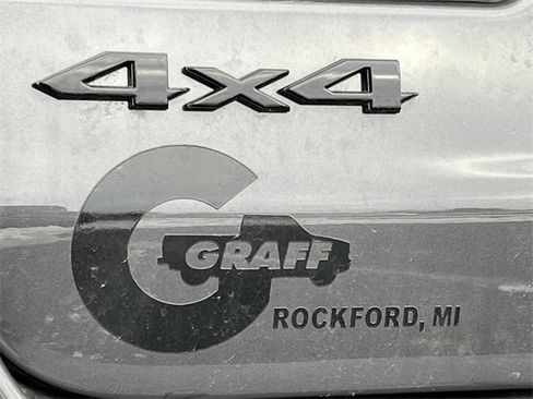 New 2025 Jeep Grand Cherokee Altitude image 2