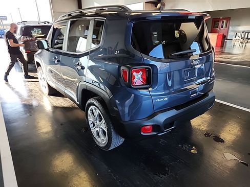 Used 2022 Jeep Renegade Limited image 4