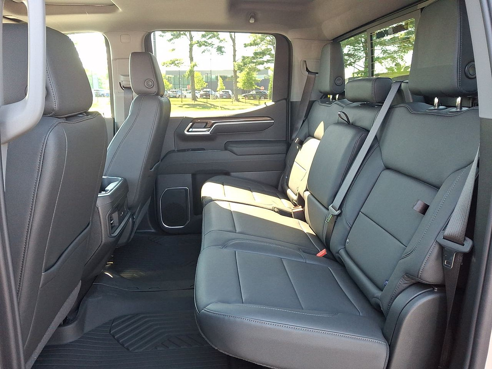 New 2026 Chevrolet Silverado 1500 RST w/ Z71 Off-Road Package AWD/4WD image 13