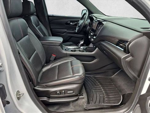 Used 2022 Chevrolet Traverse RS FWD image 21