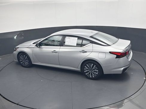 Used 2025 Nissan Altima 2.5 SV FWD image 37