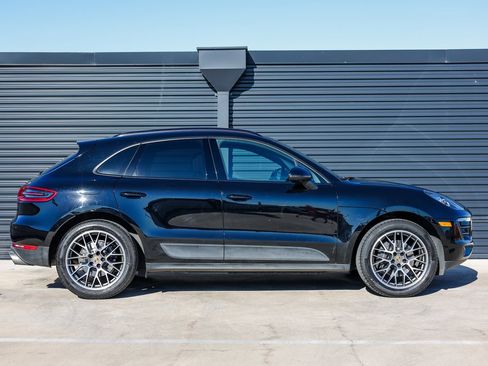Certified 2018 Porsche Macan Sport Edition image 8