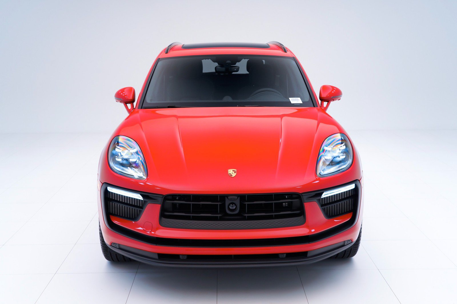 Certified 2023 Porsche Macan S AWD/4WD image 6