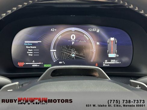 Used 2025 Toyota Crown Signia image 12