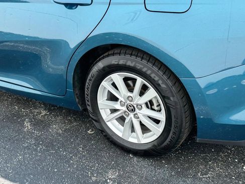 Certified 2025 Toyota Camry Hybrid image 5