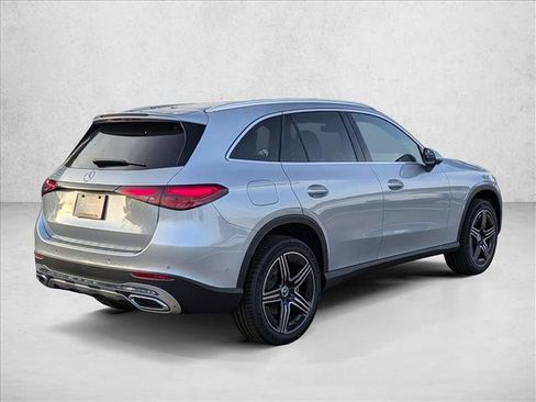 Used 2026 Mercedes-Benz GLC 300 image 2
