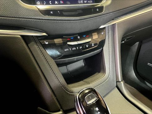 Used 2024 Cadillac XT5 Premium Luxury FWD image 16