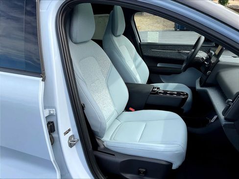 New 2026 Volvo EX30 Ultra w/ Protection Package Premier image 31