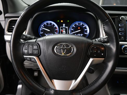 Used 2016 Toyota Highlander Limited image 11