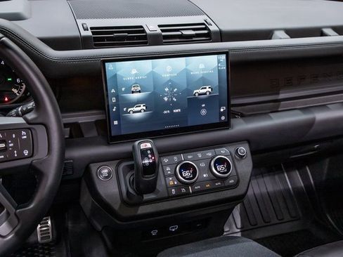 Used 2023 Land Rover Defender 90 X image 29