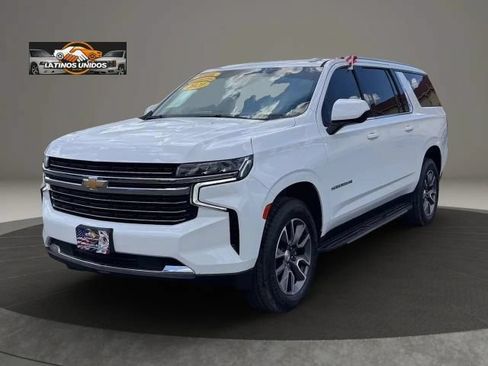 Used 2021 Chevrolet Suburban LT RWD image 3