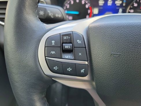 Used 2023 Ford Explorer XLT w/ Equipment Group 202A RWD image 22