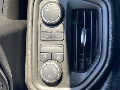 Used 2021 Chevrolet Silverado 1500 Custom Trail Boss image 12