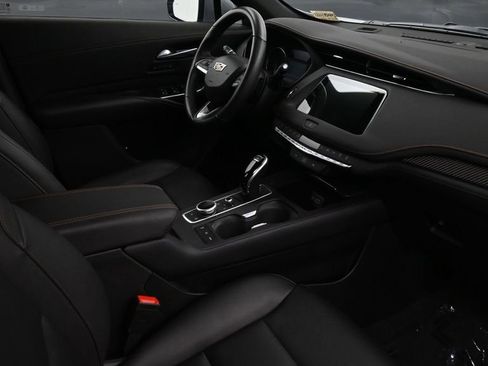 Certified 2023 Cadillac XT4 Sport FWD image 11