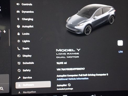 Used 2023 Tesla Model Y Long Range image 24