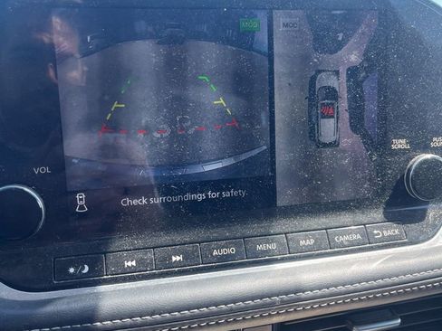 Used 2021 Nissan Rogue SL w/ Premium Package image 7