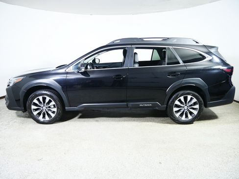 Used 2025 Subaru Outback Limited AWD/4WD image 4