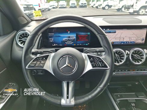 Used 2024 Mercedes-Benz GLB 250 image 10