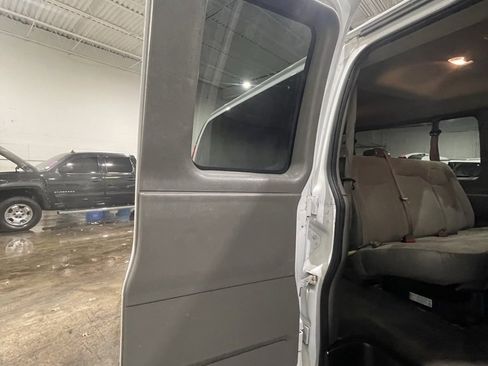 Used 2017 Chevrolet Express 3500 LT w/ LT Preferred Equipment Group image 19