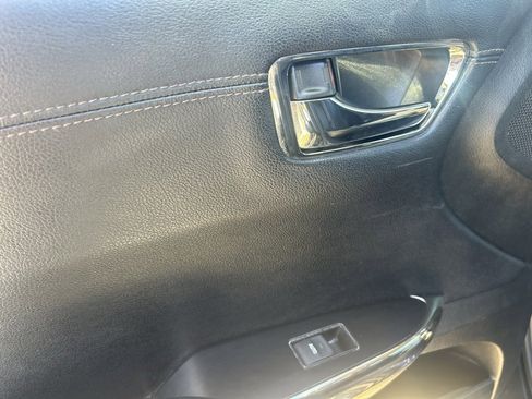 Used 2014 Toyota Avalon Limited image 25