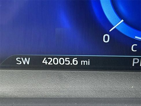 Used 2023 Ford Explorer Platinum w/ Class IV Trailer Tow Package image 42