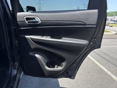 Used 2021 Jeep Grand Cherokee Laredo X AWD/4WD image 16