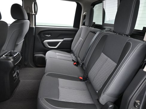 Used 2023 Nissan Titan SV w/ SV Convenience Package image 12