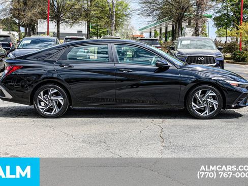 Used 2025 Hyundai Elantra Sport FWD image 10