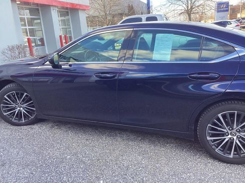 Used 2022 Lexus ES 350 w/ Premium Package image 5